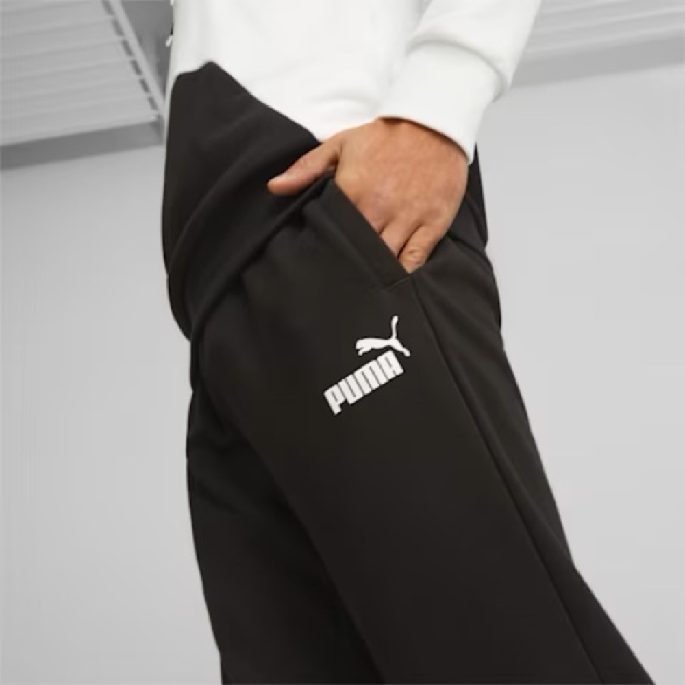 Nwot Women’s Puma Essentials Sweatpants